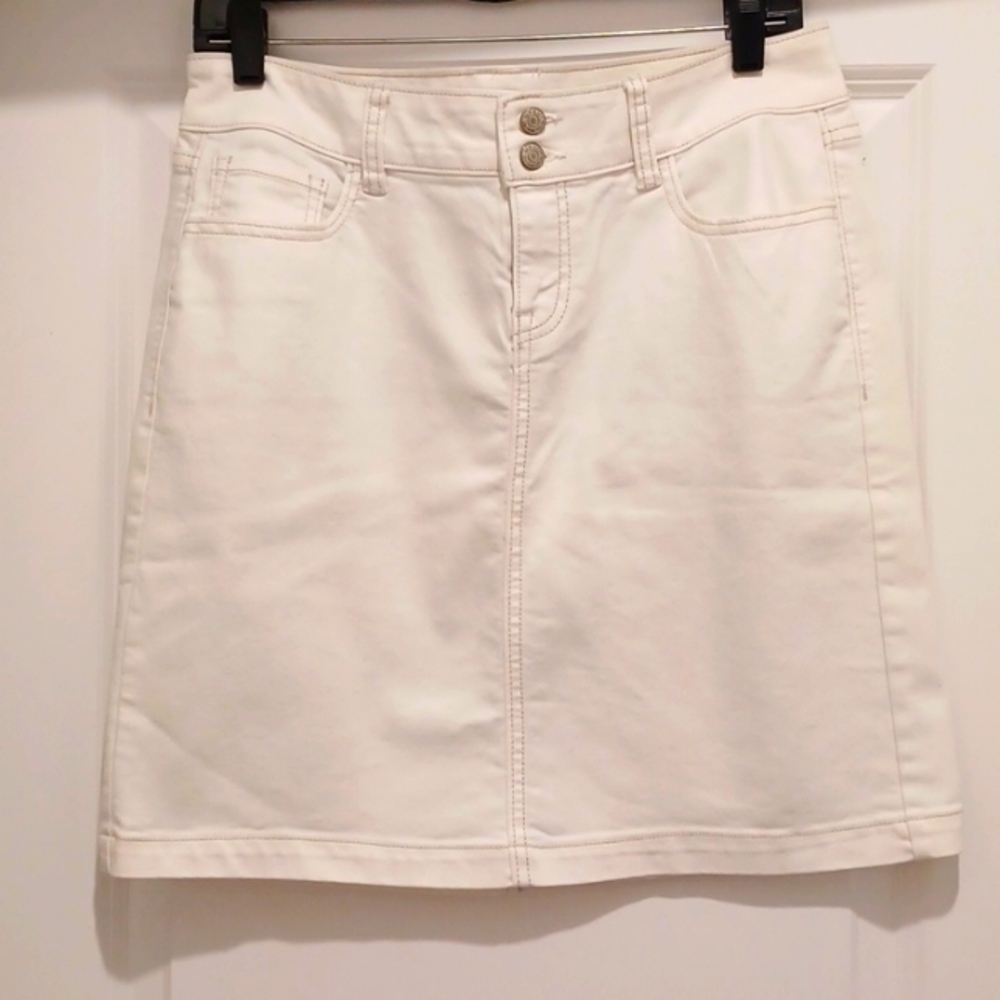 OLD NAVY white denim skirt - 8 (32-33" waist)